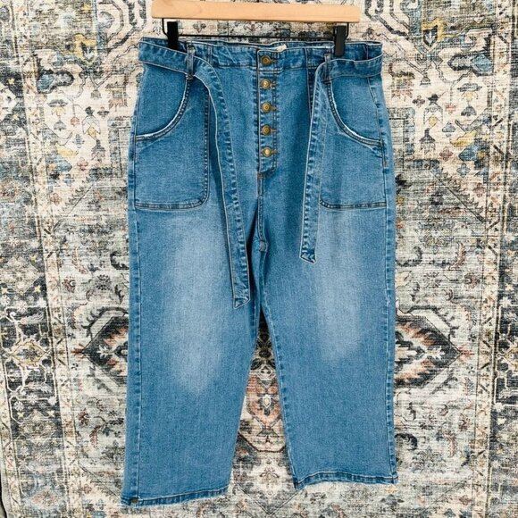 Chelsea & Violet Women's Wide Leg Crop Jeans Size 31 High Rise Button Fly - Picture 1 of 14